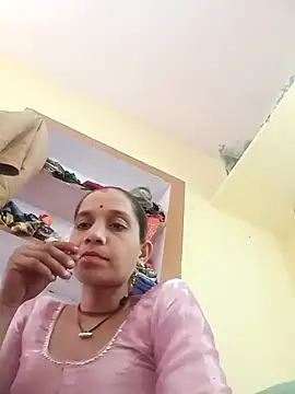 Snapshot of Karishma_singh chatting on February 15, 6:32 am Karishma singh online show from February 15, 6:32 am