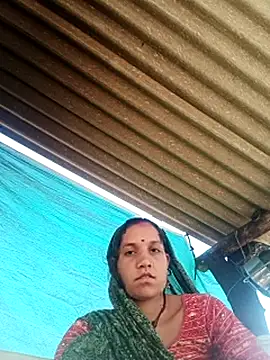 Snapshot of Karishma_singh chatting on February 26, 3:49 am Karishma singh online show from February 26, 3:49 am