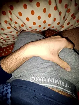 Snapshot of marcos_gmz chatting on February 17, 8:22 am marcos gmz online show from February 17, 8:22 am