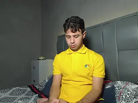 Snapshot of MAXIMILAINO-XXX chatting on February 5, 12:04 am MAXIMILAINO-XXX online show from February 5, 12:04 am