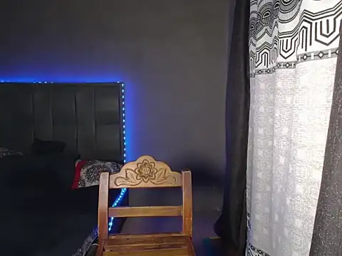 Snapshot of MAXIMILAINO-XXX chatting on February 5, 11:42 pm MAXIMILAINO-XXX online show from February 5, 11:42 pm