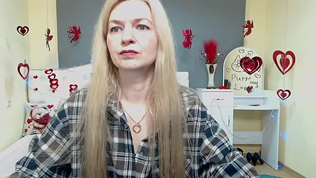 Snapshot of MelissaTyler chatting on February 3, 6:22 am MelissaTyler online show from February 3, 6:22 am