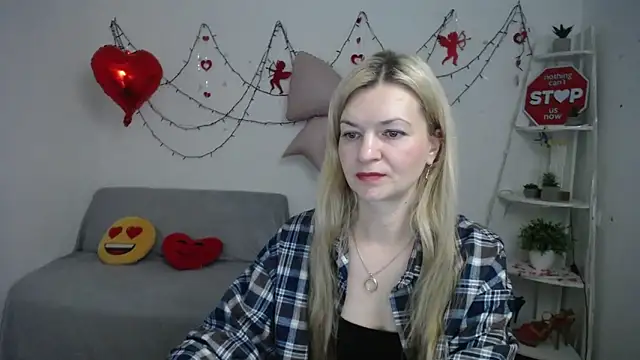 Snapshot of MelissaTyler chatting on February 15, 7:51 am MelissaTyler online show from February 15, 7:51 am