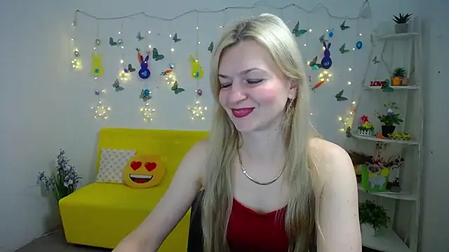 Snapshot of MelissaTyler chatting on April 6, 11:11 am MelissaTyler online show from April 6, 11:11 am