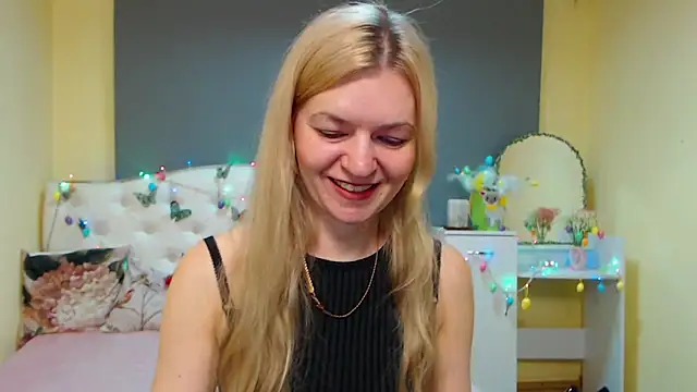 Snapshot of MelissaTyler chatting on April 8, 5:18 am MelissaTyler online show from April 8, 5:18 am