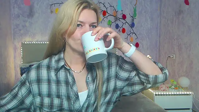 Snapshot of MelissaTyler chatting on April 9, 6:19 am MelissaTyler online show from April 9, 6:19 am
