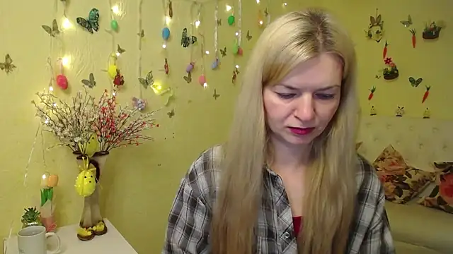 Snapshot of MelissaTyler chatting on April 11, 5:23 am MelissaTyler online show from April 11, 5:23 am