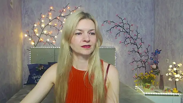 Snapshot of MelissaTyler chatting on April 21, 11:49 am MelissaTyler online show from April 21, 11:49 am