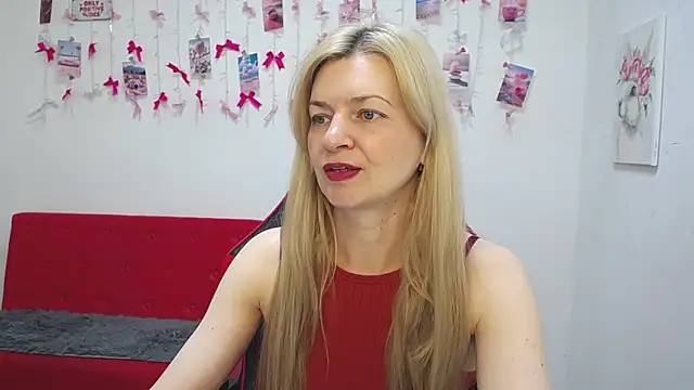 Snapshot of MelissaTyler chatting on May 31, 5:48 am MelissaTyler online show from May 31, 5:48 am