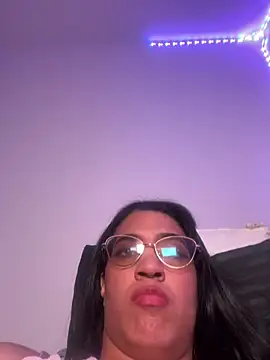 Snapshot of ValentinaEvanz chatting on July 10, 6:43 pm ValentinaEvanz online show from July 10, 6:43 pm