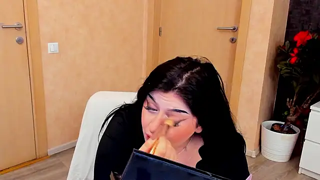 NayaNoirX online show from February 2, 7:23 pm