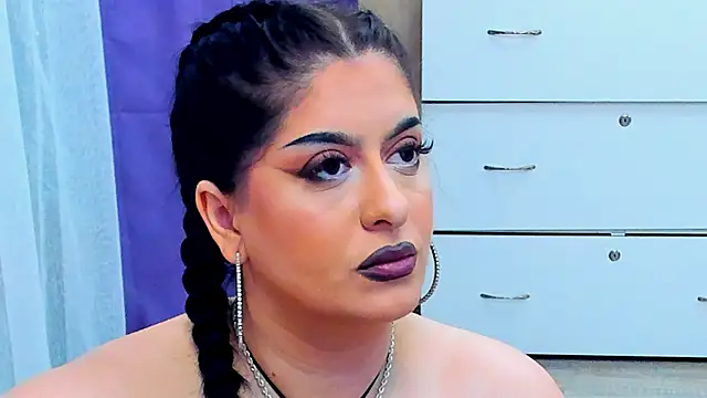 NayaNoirX online show from March 29, 1:33 pm