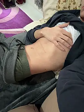 usr172727 online show from December 22, 9:06 am