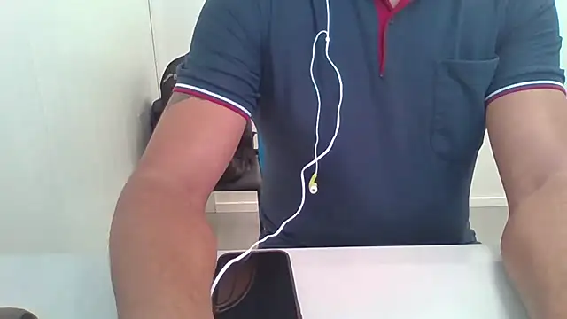 Snapshot of Moreno_Casado_Safado chatting on May 25, 8:09 am Moreno Casado Safado online show from May 25, 8:09 am