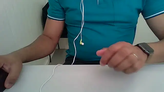 Snapshot of Moreno_Casado_Safado chatting on May 27, 3:31 pm Moreno Casado Safado online show from May 27, 3:31 pm