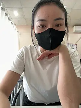 Chiipp69 online show from March 4, 3:01 am