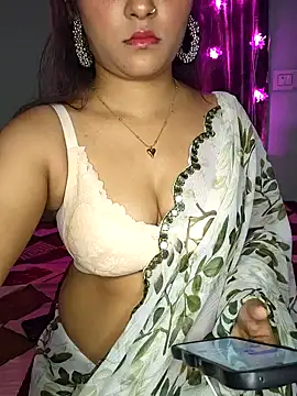 Snapshot of Saumyy chatting on February 24, 5:44 pm Saumyy online show from February 24, 5:44 pm