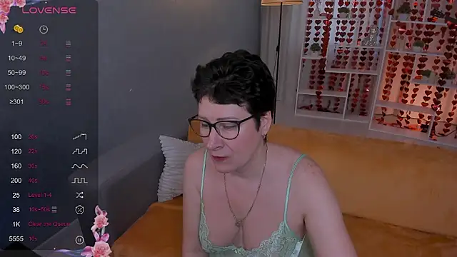 Snapshot of JennyMons chatting on February 11, 8:30 am JennyMons online show from February 11, 8:30 am