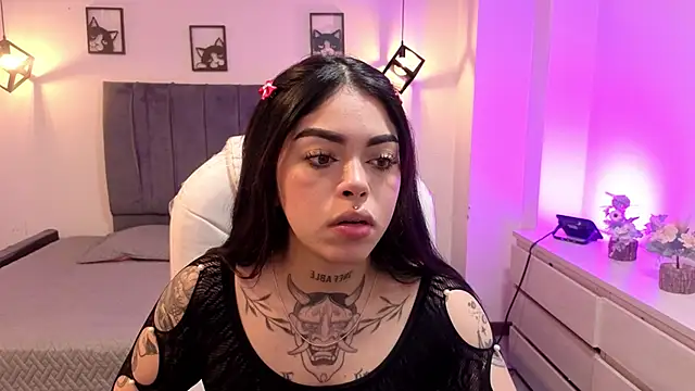 Emii Evanns online show from January 6, 11:36 am