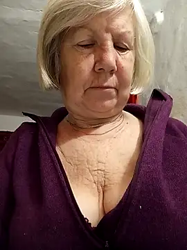 Snapshot of KlaudiaDarling chatting on January 17, 12:37 am KlaudiaDarling online show from January 17, 12:37 am