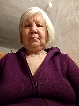 Snapshot of KlaudiaDarling chatting on February 8, 1:09 am KlaudiaDarling online show from February 8, 1:09 am