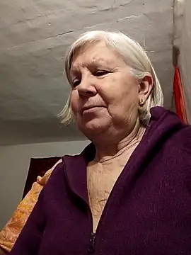 Snapshot of KlaudiaDarling chatting on February 12, 3:51 pm KlaudiaDarling online show from February 12, 3:51 pm