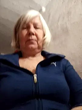 Snapshot of KlaudiaDarling chatting on February 14, 10:50 pm KlaudiaDarling online show from February 14, 10:50 pm