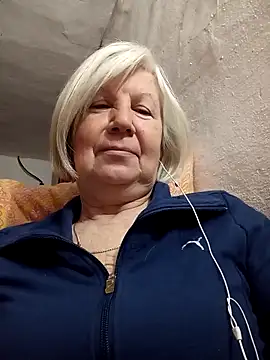 Snapshot of KlaudiaDarling chatting on February 22, 1:29 am KlaudiaDarling online show from February 22, 1:29 am