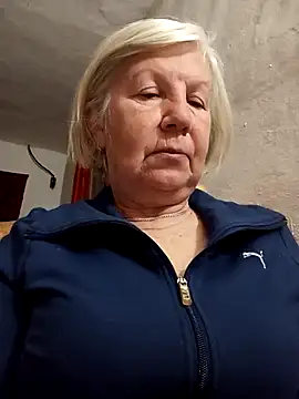 Snapshot of KlaudiaDarling chatting on February 23, 3:04 am KlaudiaDarling online show from February 23, 3:04 am