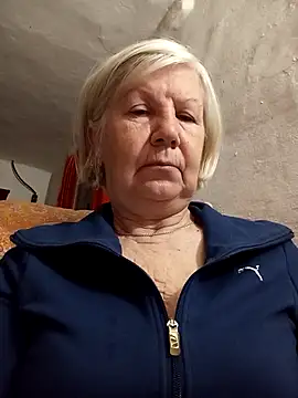 Snapshot of KlaudiaDarling chatting on February 25, 11:14 pm KlaudiaDarling online show from February 25, 11:14 pm