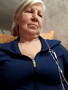 Snapshot of KlaudiaDarling chatting on February 26, 7:35 pm KlaudiaDarling online show from February 26, 7:35 pm