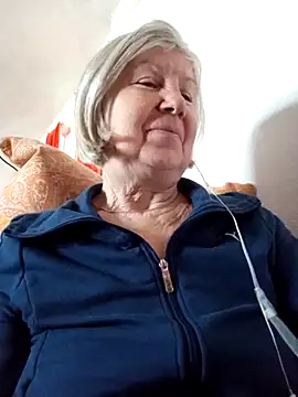 Snapshot of KlaudiaDarling chatting on February 27, 8:14 am KlaudiaDarling online show from February 27, 8:14 am