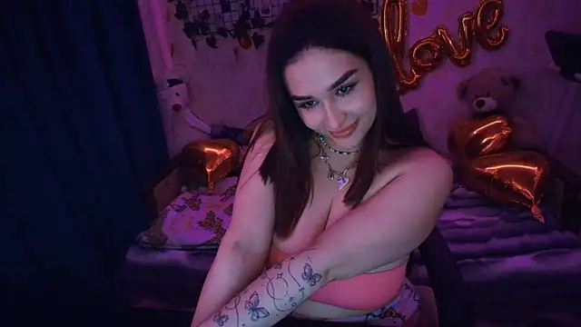 AlisiaRose online show from April 10, 11:20 pm