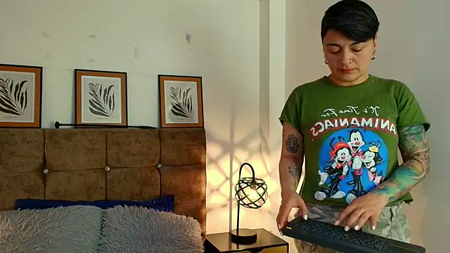 kat paradise online show from April 5, 11:40 am