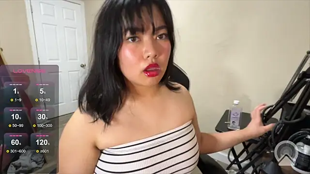 kuromixx444 online show from April 11, 4:06 am