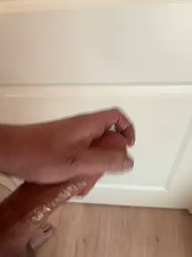 Snapshot of jasons1234 chatting on April 7, 10:31 pm jasons1234 online show from April 7, 10:31 pm