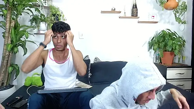 Interracial Snow Bunny online show from February 13, 11:12 pm