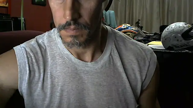 Snapshot of koolchillfun696969 chatting on June 27, 5:01 am koolchillfun696969 online show from June 27, 5:01 am
