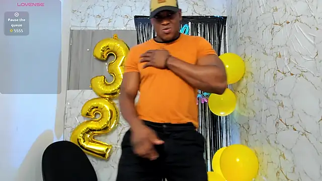 Snapshot of ArexBlack chatting on June 16, 12:13 am ArexBlack online show from June 16, 12:13 am
