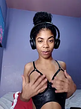 Snapshot of Samarajenyfer chatting on February 17, 7:27 am Samarajenyfer online show from February 17, 7:27 am