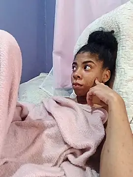 Snapshot of Samarajenyfer chatting on February 26, 4:22 am Samarajenyfer online show from February 26, 4:22 am