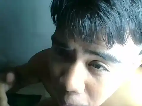 Snapshot of alejandro_fernan chatting on February 23, 7:00 pm alejandro fernan online show from February 23, 7:00 pm