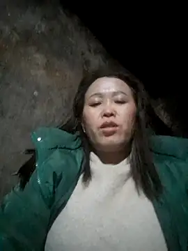 dakota-kis online show from February 2, 12:04 pm