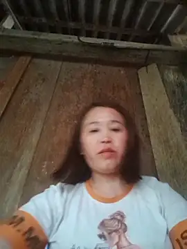 dakota-kis online show from April 3, 10:35 am