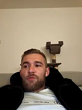 Benjamiinlt online show from April 7, 7:25 pm