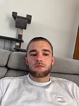 Benjamiinlt online show from April 9, 7:36 am