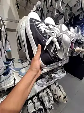 jerryrooh69 online show from April 9, 1:27 pm