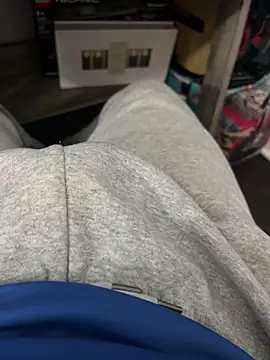 elpapigrande12 online show from February 17, 3:36 am