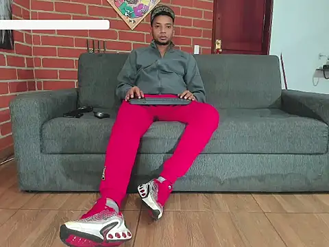 Snapshot of naughty_master_ chatting on April 3, 3:15 am naughty master online show from April 3, 3:15 am