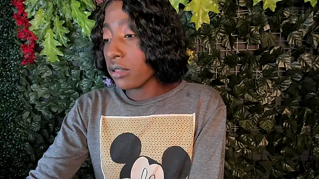 Isaa jonnes  online show from January 8, 2:47 am